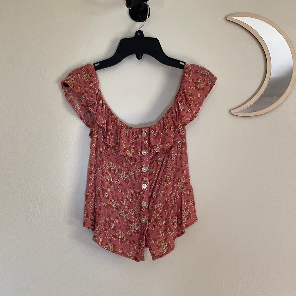 American Eagle wide shoulder cropped floral blouse